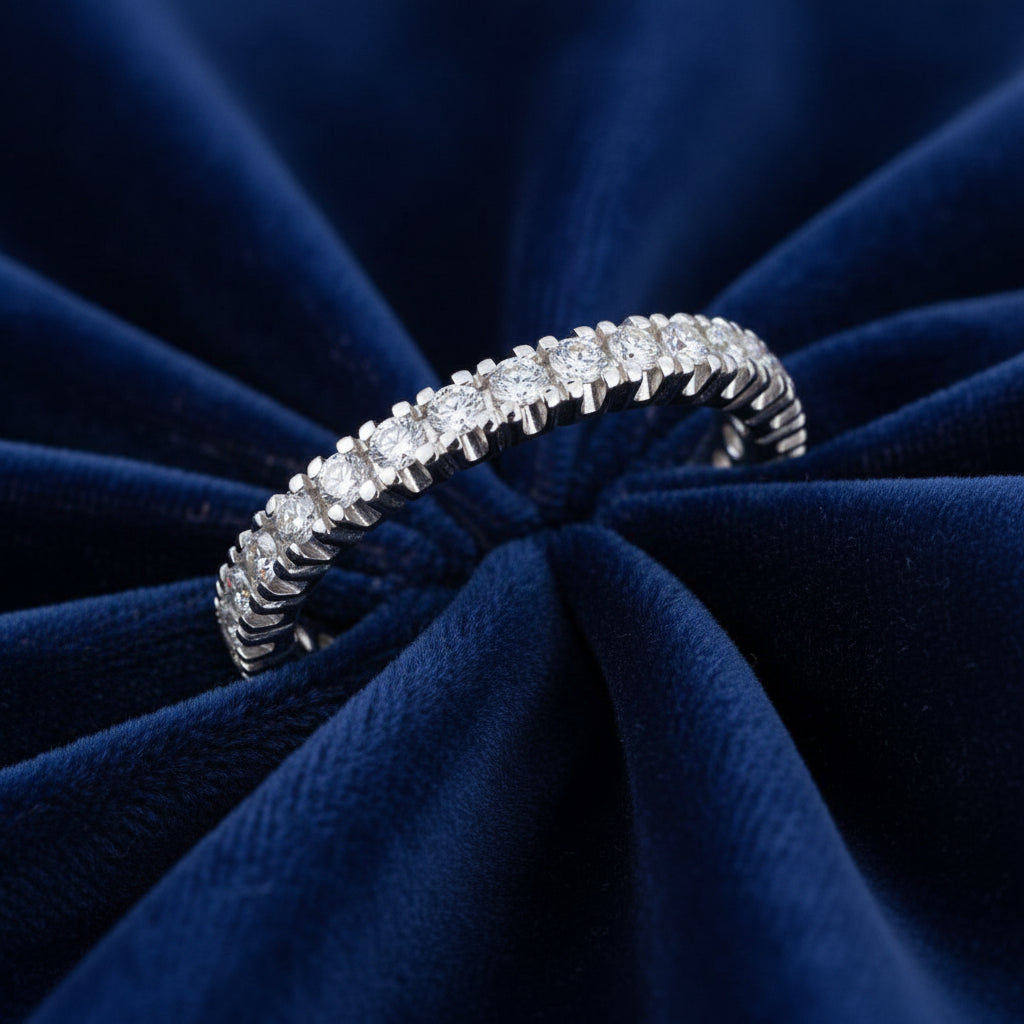 Anello Eternity Oro 18kt: Diamanti Lab-Grown Certificati