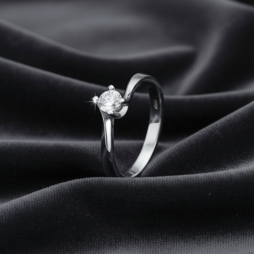 Anello solitario in argento 925 rodiato oro bianco con zircone centrale taglio brillante