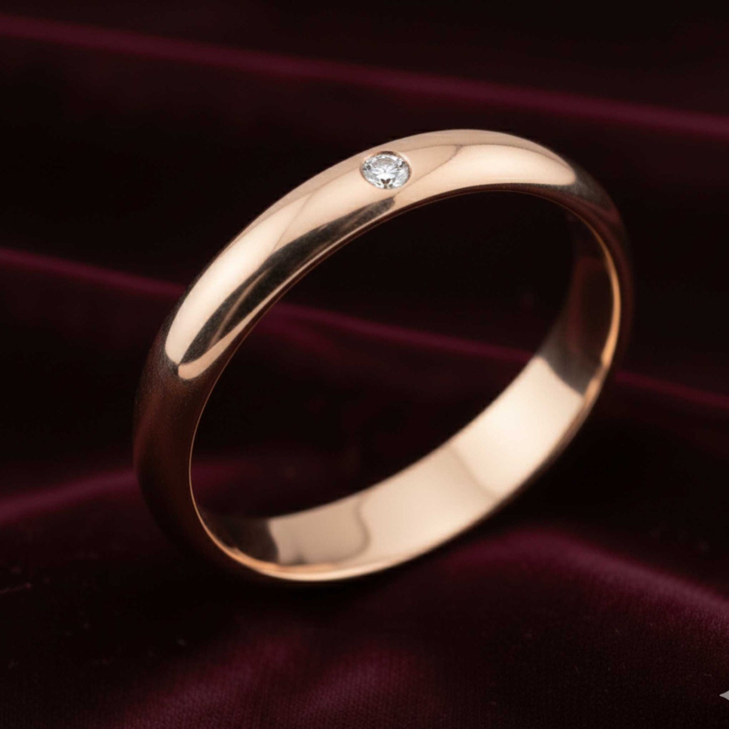 Fede Classica 3 Grammi in Oro 18kt con Diamante Naturale 0.03ct G-VS – Fascia Larga