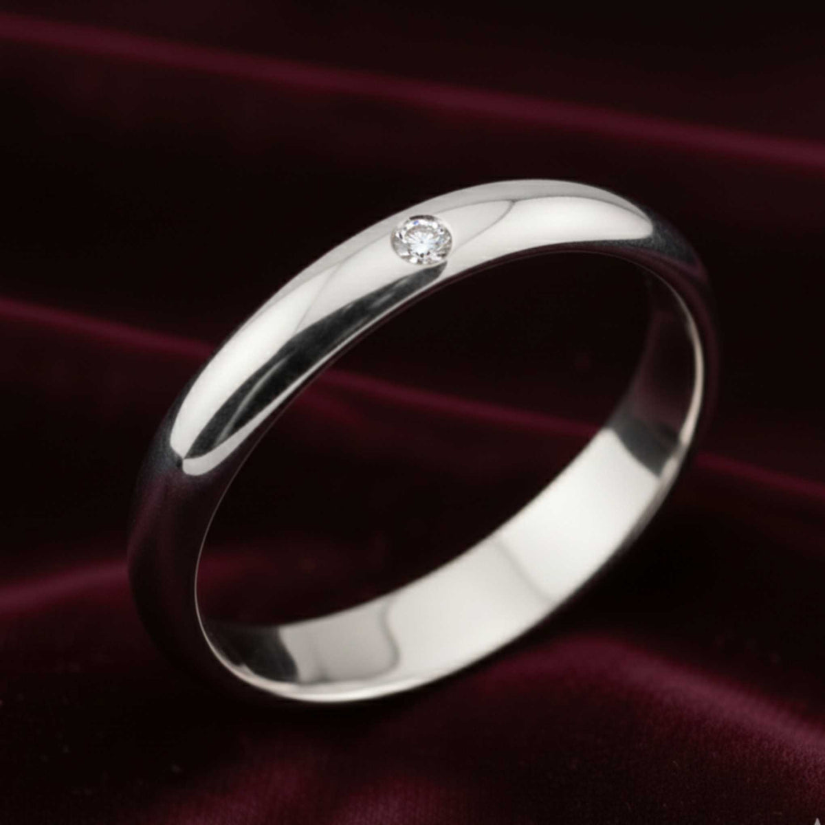 Fede Classica 3 Grammi in Oro 18kt con Diamante Naturale 0.03ct G-VS – Fascia Larga