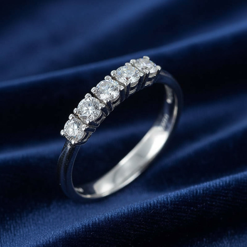 Anello Riviera in oro bianco 18kt con 5 diamanti Art MID Gioielli.