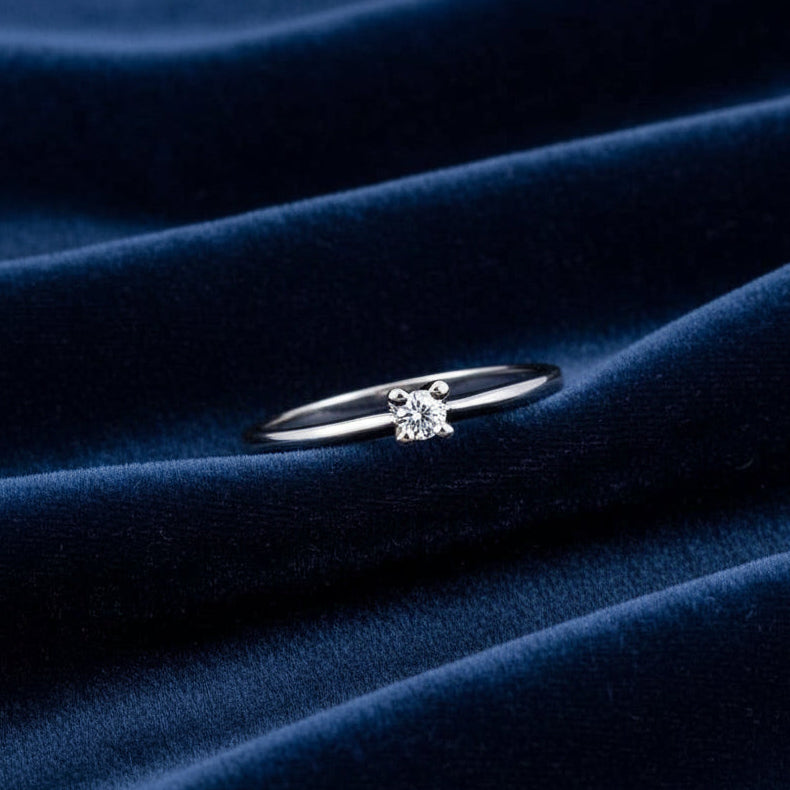 Anello solitario Valentino oro bianco 18kt diamante lab-grown 0.08 carati - Art Mid Gioiell