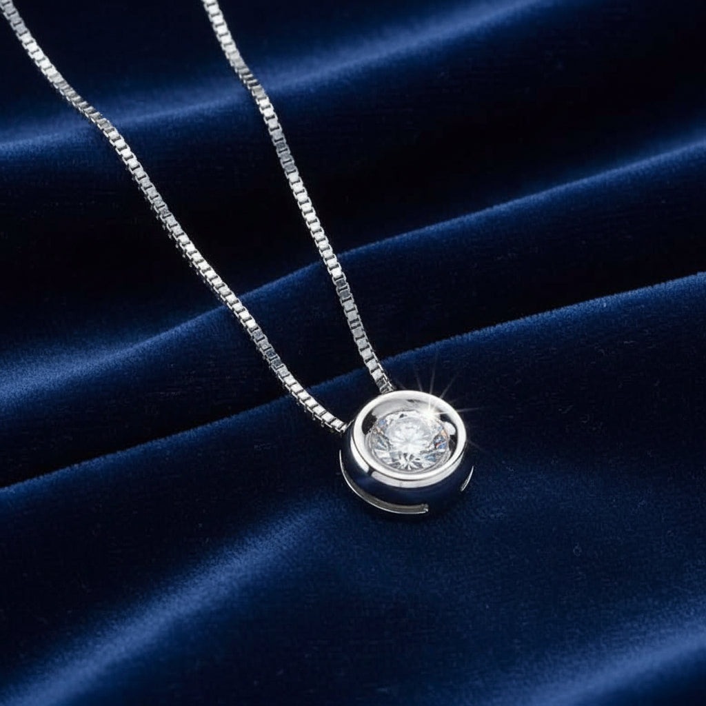 Collana punto luce modello cipollina in oro bianco 18kt con diamante naturale da 0,30ct Art MID Gioielli.