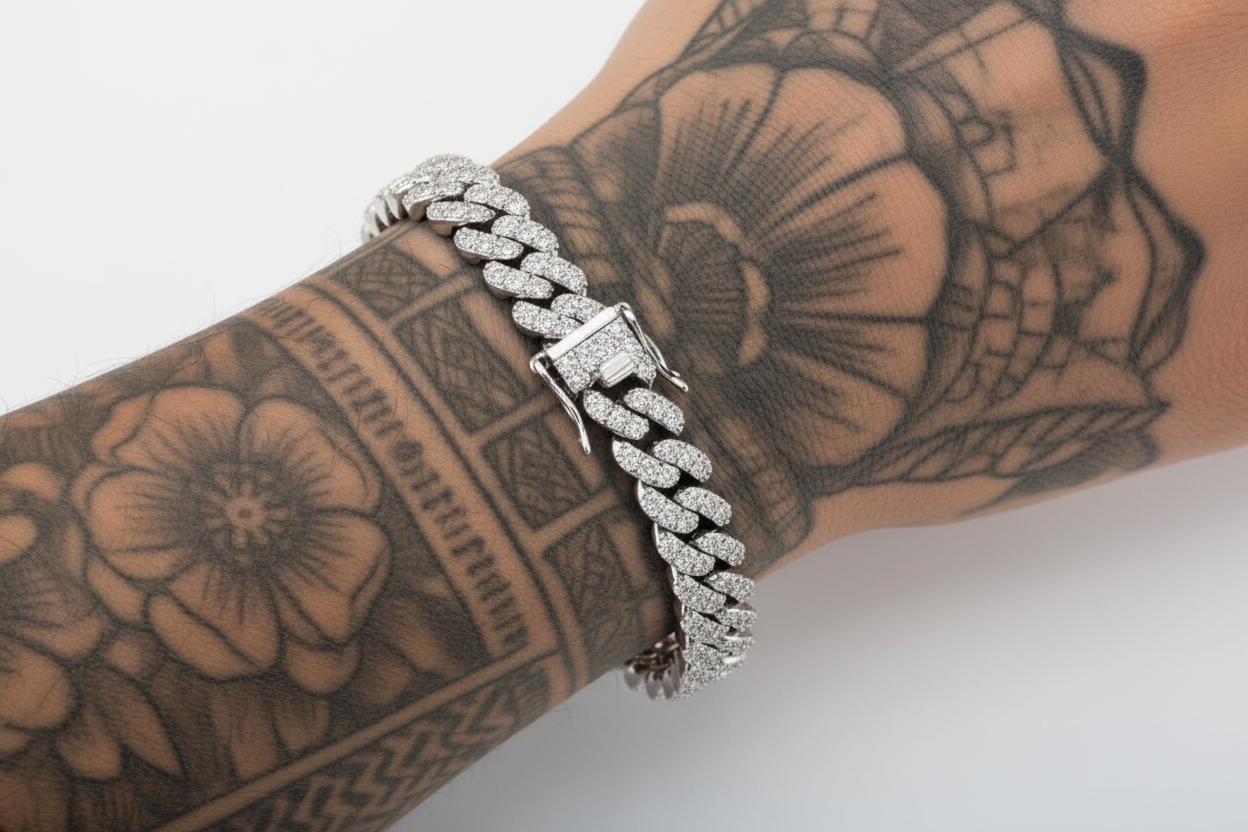 Dettaglio maglia grumetta e incastonatura zirconi brillanti bracciale ArtMID in argento