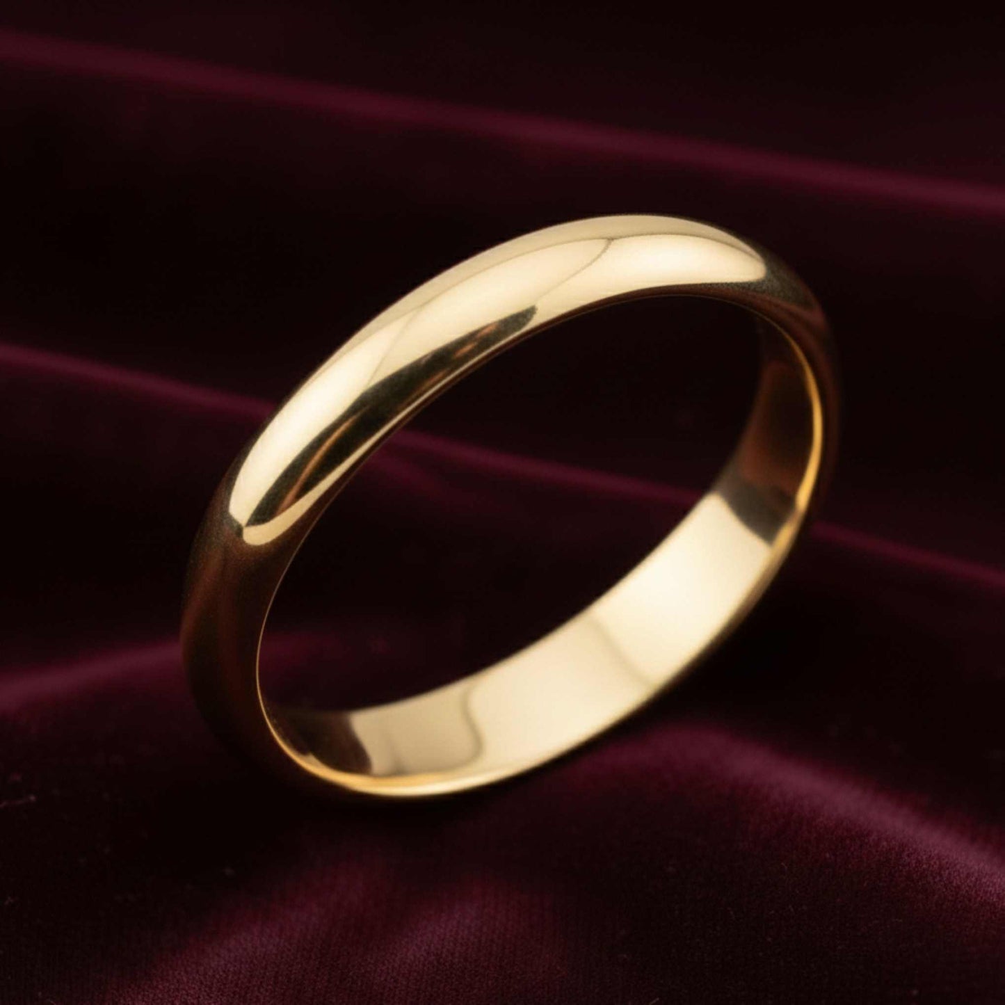 Fede classica in oro rosato 9kt larghezza 3mm indossata al dito.