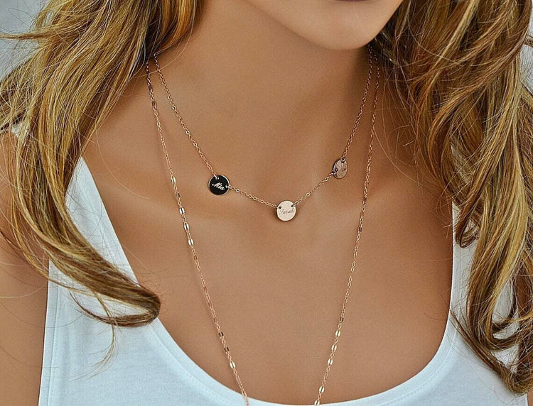 Collane artigianali in argento 925 su banco da lavoro orafo - Collezione Art MID Gioielli.