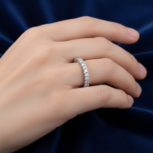 Anello Eternity Oro 18kt: Diamanti Lab-Grown Certificati