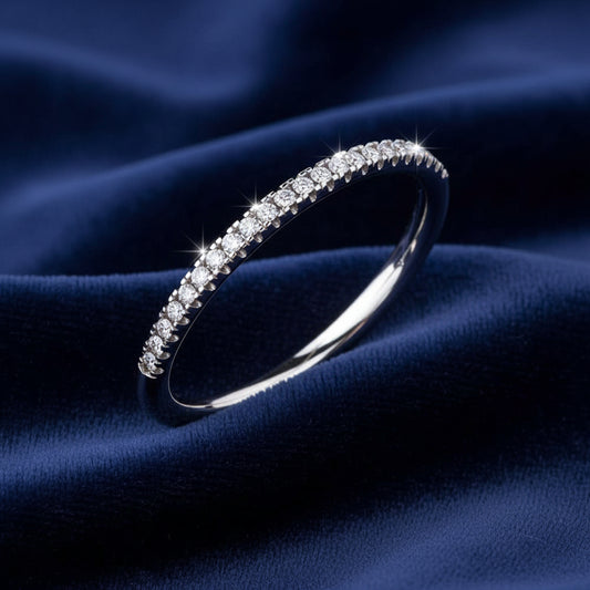 Anello eternity in oro bianco 18kt con diamanti naturali 0,18ct Art MID Gioielli.