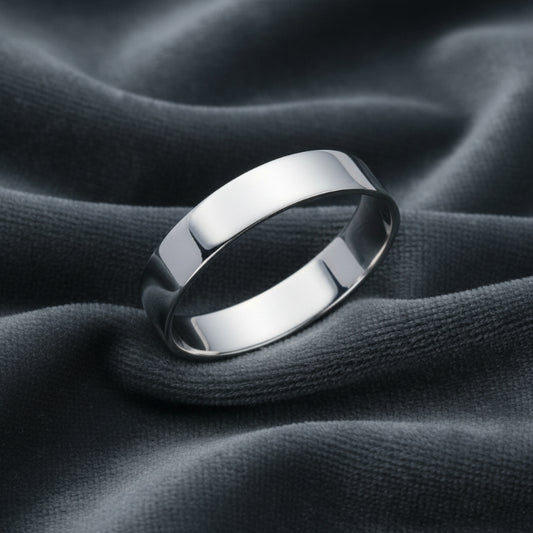 Anello fedina a fascia sottile in argento 925 lucido da 0,5 cm, artigianale.