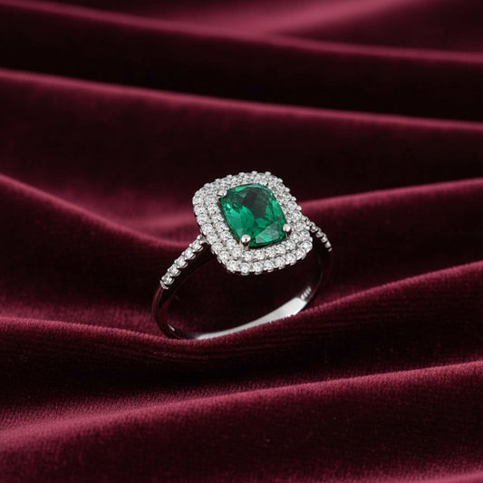 Anello modello Kate in oro bianco 18kt con pietra verde e zirconi Art MID Gioielli.