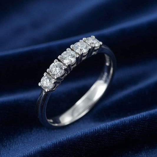 Anello Riviera in oro bianco 18kt con 5 diamanti Art MID Gioielli.