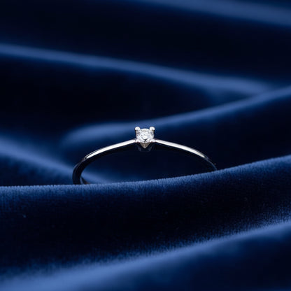 Anello solitario in oro bianco 18kt con diamante naturale ct 0,05 Art MID Gioielli.