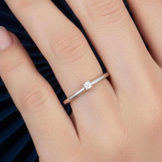 anello-valentino-lab-grown-008-ct-indossato