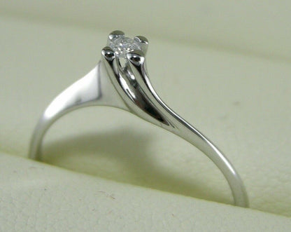 Anello solitario modello Valentino oro bianco 18kt con diamante 0.10 carati - Art Mid Gioielli