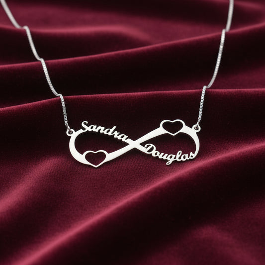 Collana infinito e cuori con nome in oro bianco 18kt Art MID Gioielli.