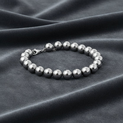 Particolare delle sfere da 8mm in argento 925 lucido del bracciale ArtMID.