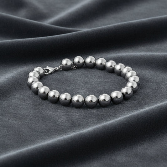 Particolare delle sfere da 8mm in argento 925 lucido del bracciale ArtMID.