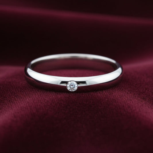 Fede nuziale ArtMID in oro bianco 18kt con diamante naturale 0.03 carati peso 3 grammi.